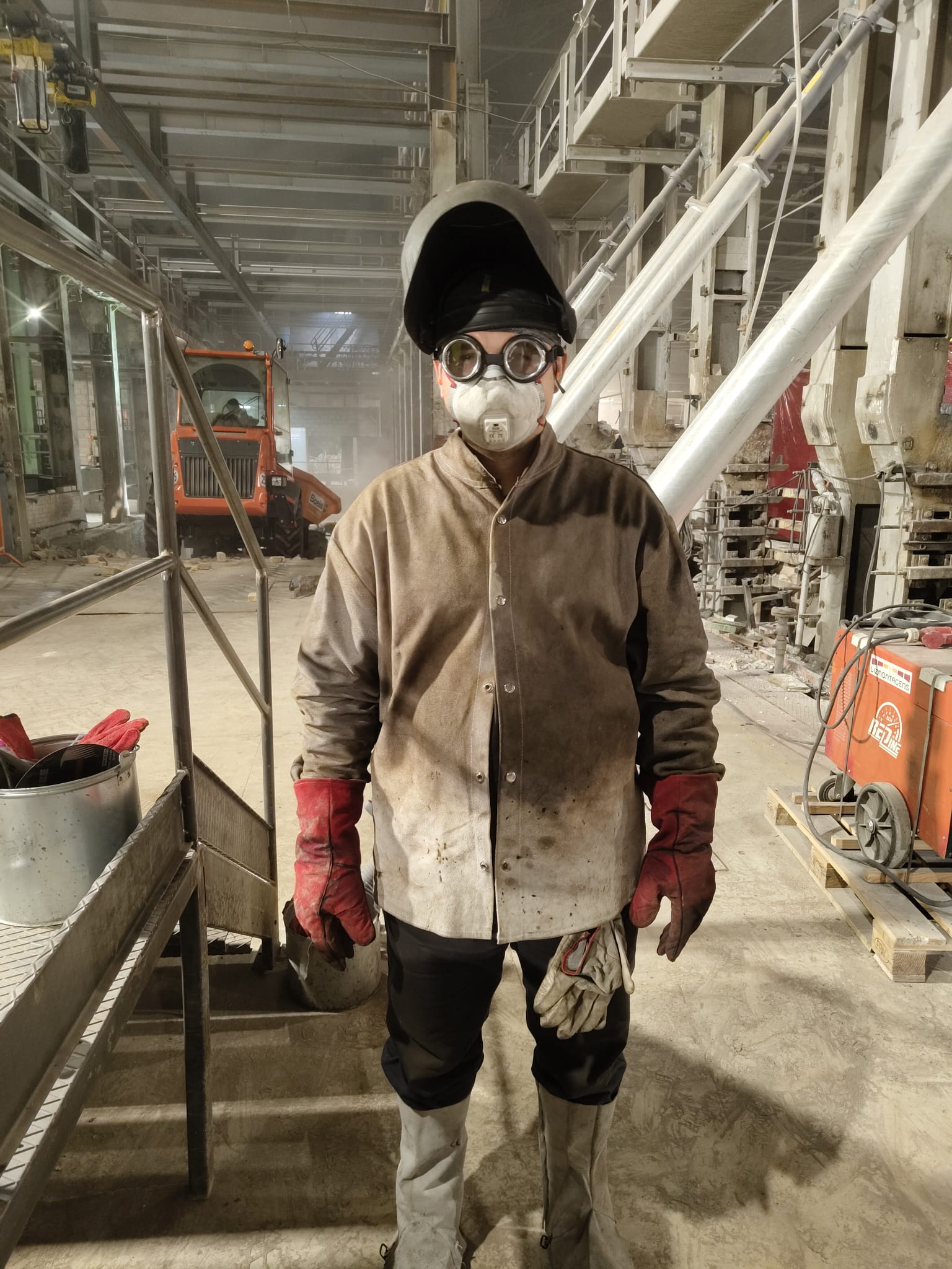 Profissional em contexto industrial